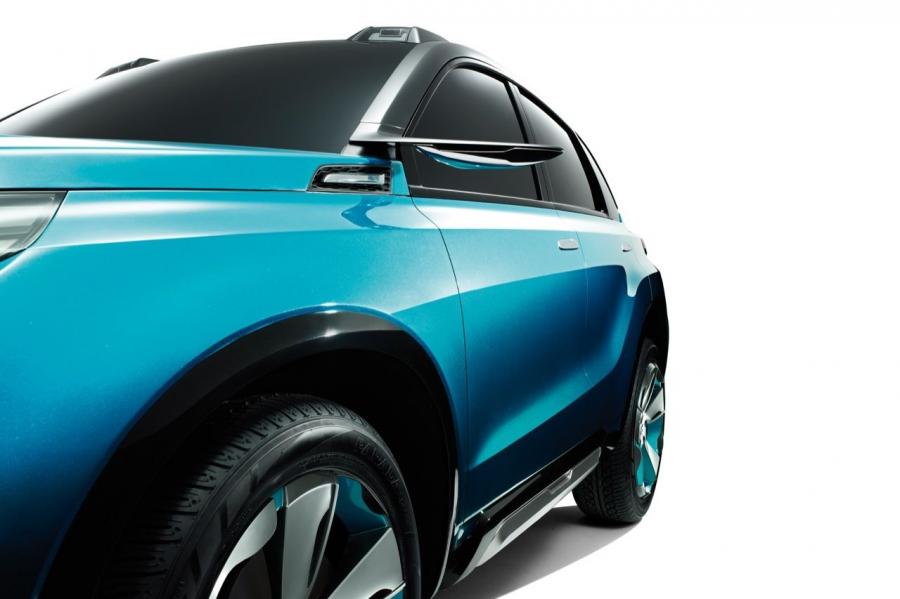  Suzuki iV-4 Concept 2013 года  (фото 4 из 13)